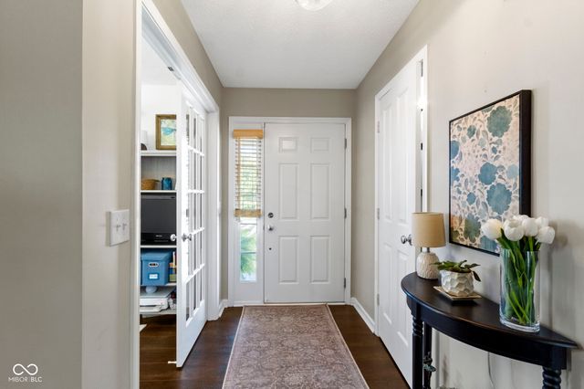 7827 Wedgetail Drive, Zionsville, IN 46077