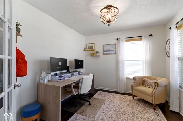 7827 Wedgetail Drive, Zionsville, IN 46077