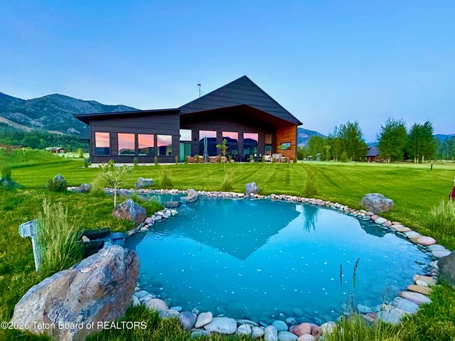 423 PALISADES Drive, Alpine, WY 83128