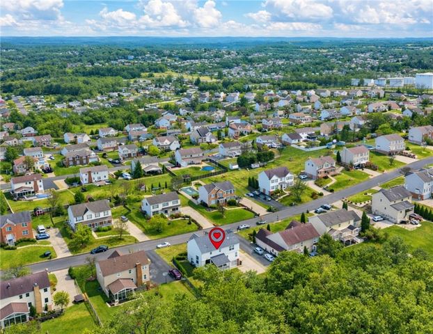 1008 Dunedin Dr, Hempfield Twp, PA 15601