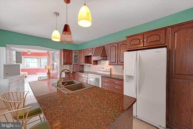 20 W FULTON ST, Ephrata, PA 17522