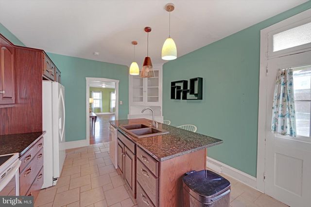 20 W FULTON ST, Ephrata, PA 17522