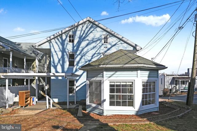 20 W FULTON ST, Ephrata, PA 17522