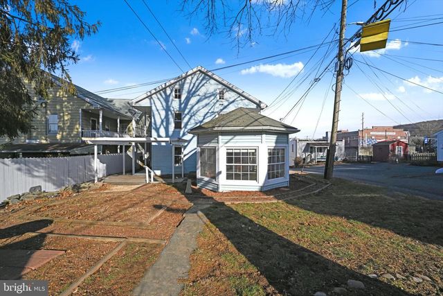 20 W FULTON ST, Ephrata, PA 17522