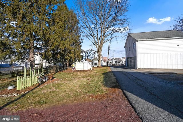 20 W FULTON ST, Ephrata, PA 17522