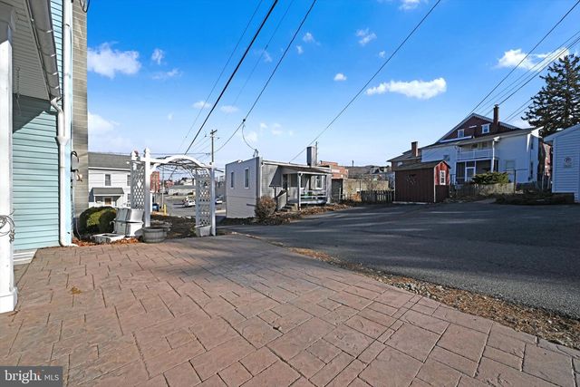 20 W FULTON ST, Ephrata, PA 17522