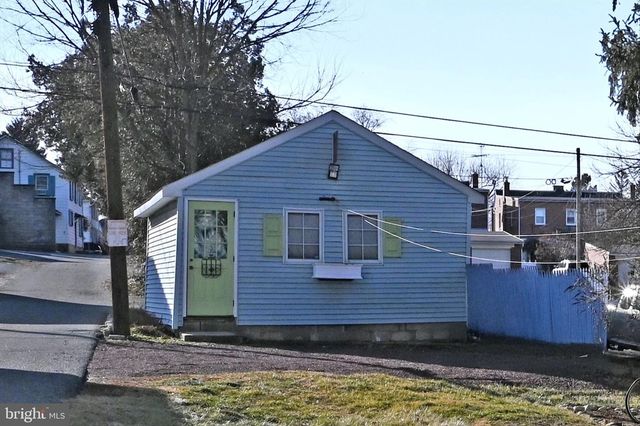 20 W FULTON ST, Ephrata, PA 17522