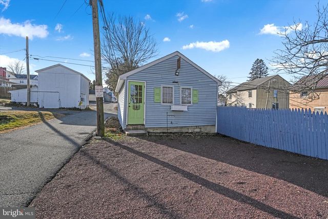 20 W FULTON ST, Ephrata, PA 17522