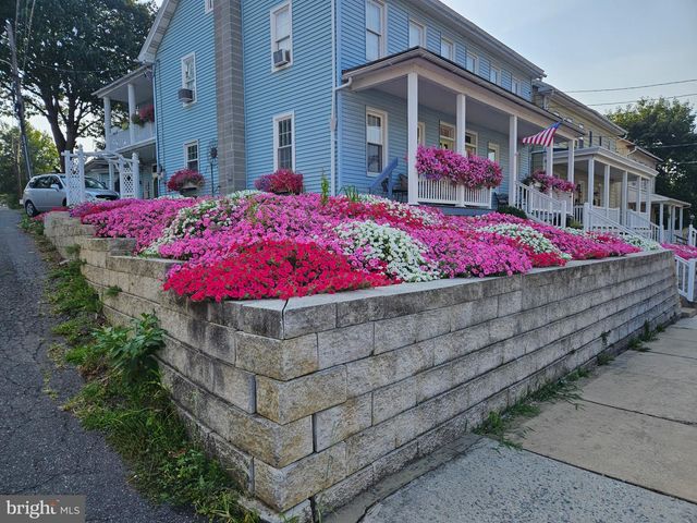 20 W FULTON ST, Ephrata, PA 17522