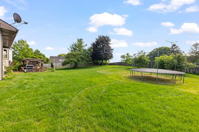 495 W Cimarron Drive, Aurora, IL 60504