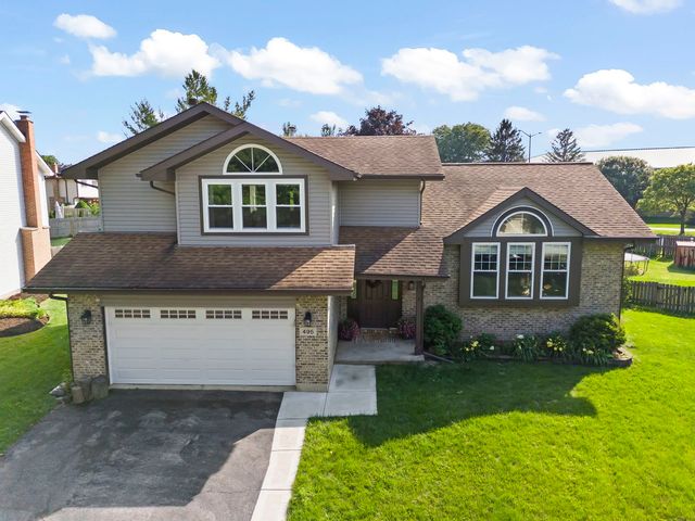 495 W Cimarron Drive, Aurora, IL 60504