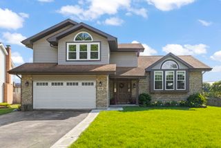 495 W Cimarron Drive, Aurora, IL 60504