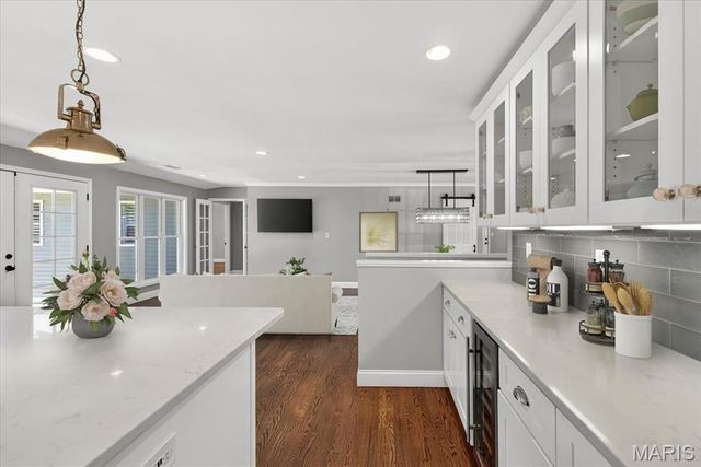12467 Ballas Meadows Drive, Des Peres, MO 63131