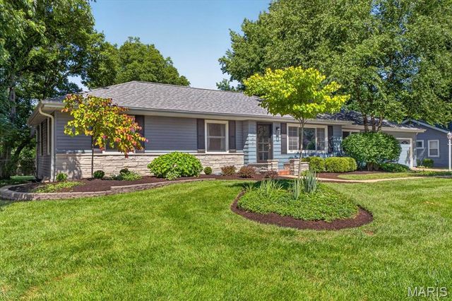 12467 Ballas Meadows Drive, Des Peres, MO 63131