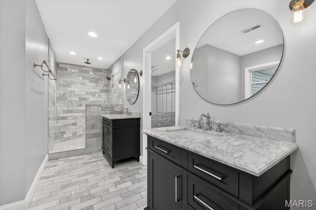 12467 Ballas Meadows Drive, Des Peres, MO 63131