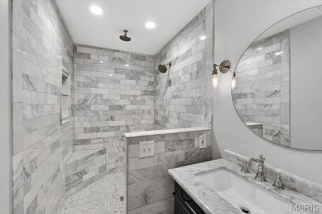 12467 Ballas Meadows Drive, Des Peres, MO 63131
