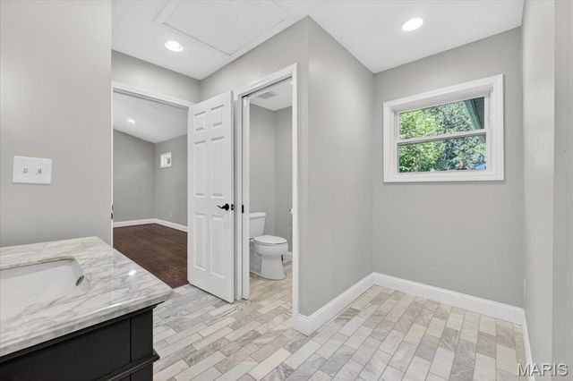 12467 Ballas Meadows Drive, Des Peres, MO 63131