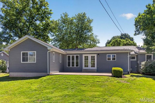 12467 Ballas Meadows Drive, Des Peres, MO 63131