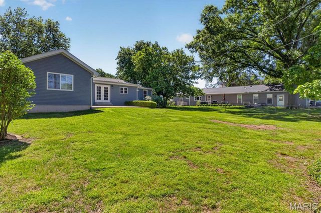 12467 Ballas Meadows Drive, Des Peres, MO 63131