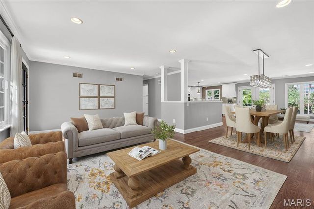 12467 Ballas Meadows Drive, Des Peres, MO 63131