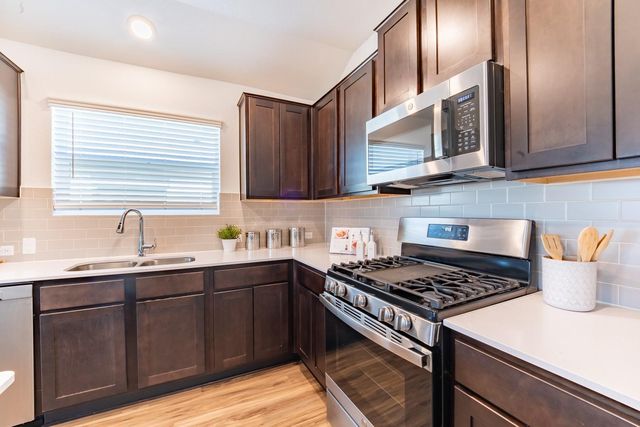 322 Arnage DR, Hutto, TX 78634