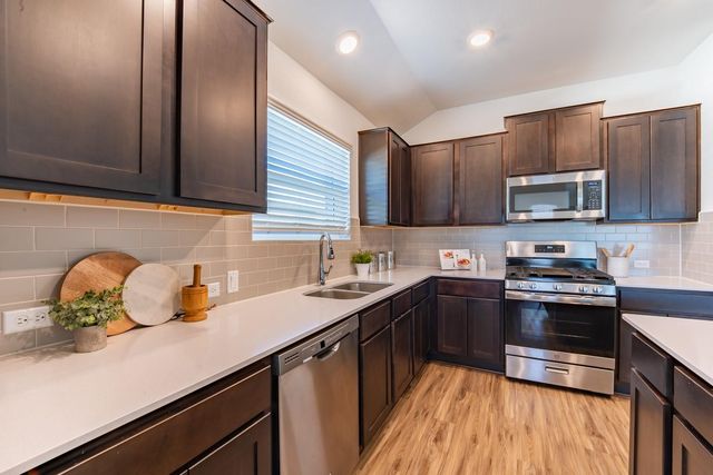 322 Arnage DR, Hutto, TX 78634