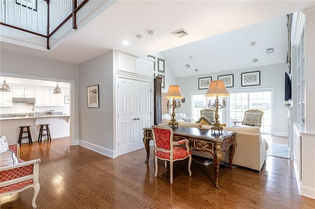 44 Wimbledon Circle, Portsmouth, RI 02871