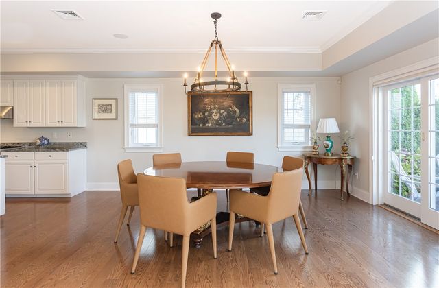 44 Wimbledon Circle, Portsmouth, RI 02871