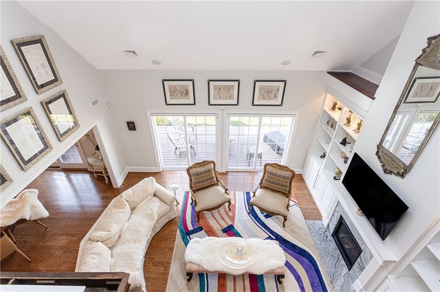 44 Wimbledon Circle, Portsmouth, RI 02871