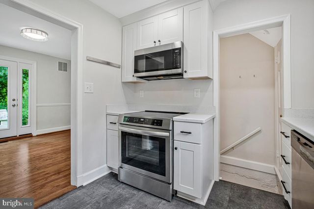 829 GLEN ALLEN DR, Baltimore, MD 21229