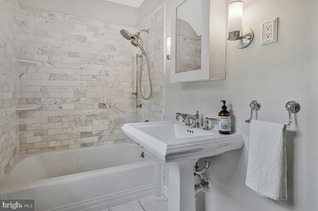 829 GLEN ALLEN DR, Baltimore, MD 21229