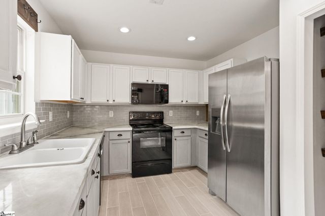 3 Headwater Court, Simpsonville, SC 29680