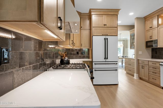 34 Tamarack Street, Ballston, NY 12019