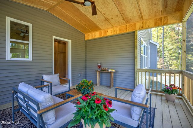 34 Tamarack Street, Ballston, NY 12019