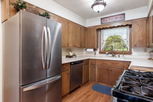 807 E Holiday Drive, Beloit, WI 53511