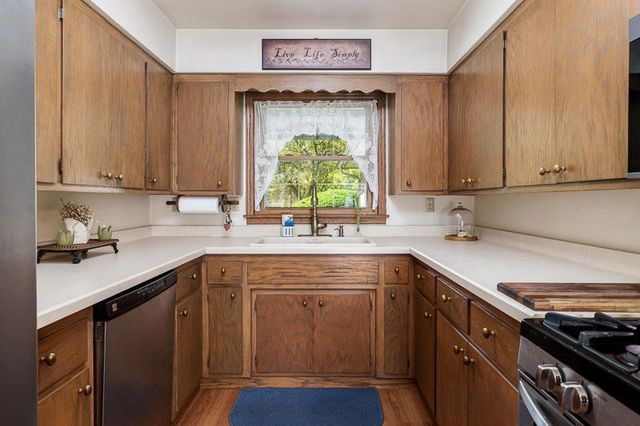 807 E Holiday Drive, Beloit, WI 53511