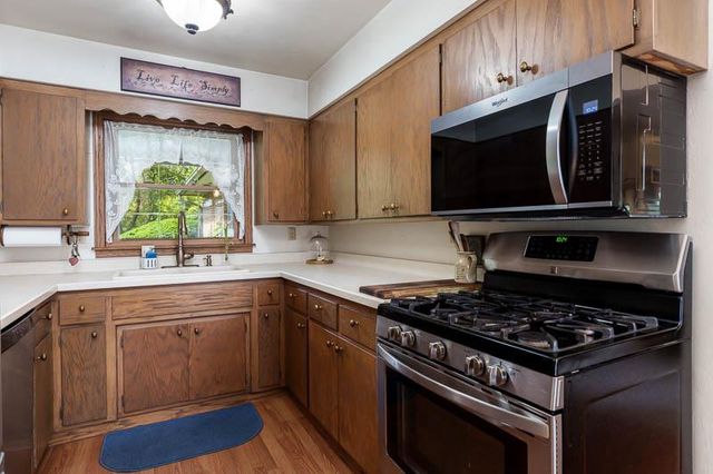 807 E Holiday Drive, Beloit, WI 53511