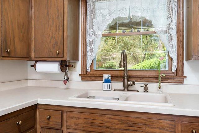 807 E Holiday Drive, Beloit, WI 53511