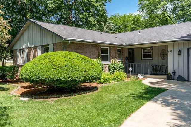 807 E Holiday Drive, Beloit, WI 53511