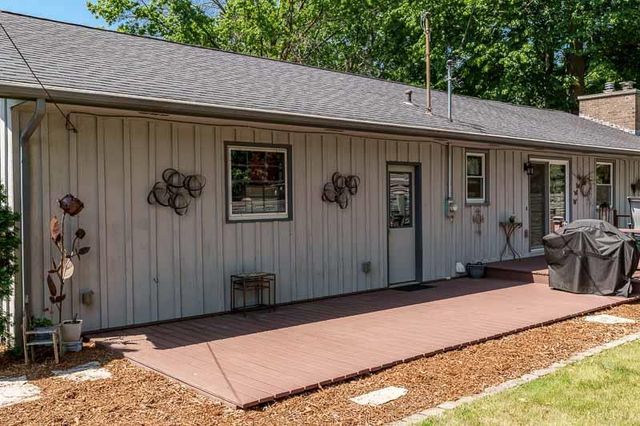 807 E Holiday Drive, Beloit, WI 53511