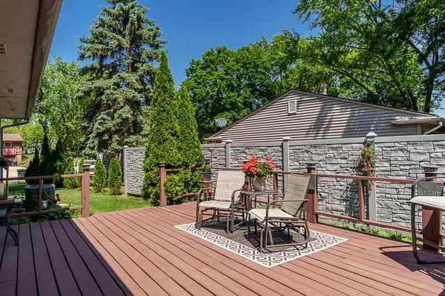 807 E Holiday Drive, Beloit, WI 53511