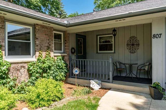 807 E Holiday Drive, Beloit, WI 53511