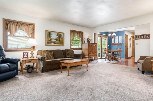 807 E Holiday Drive, Beloit, WI 53511