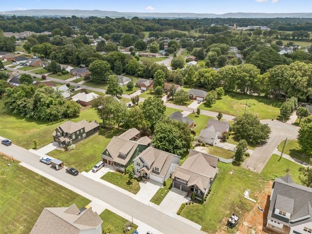 319 Campfire Ct, Winchester, TN 37398
