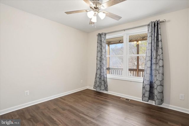 330 HEAVENS TREE TRL, Front Royal, VA 22630