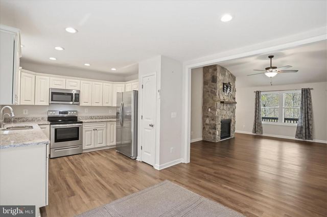 330 HEAVENS TREE TRL, Front Royal, VA 22630