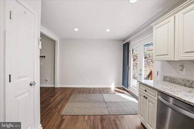 330 HEAVENS TREE TRL, Front Royal, VA 22630