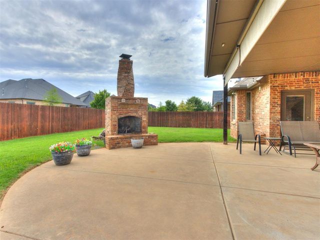 632 Sailboat Bridge Way, Edmond, OK 73034