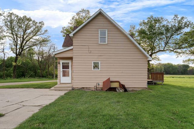 27884 560th Avenue, Austin, MN 55912