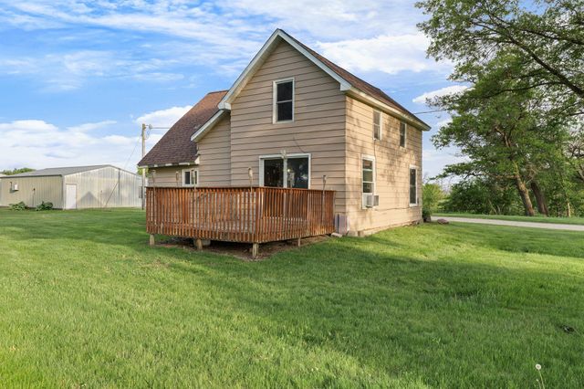 27884 560th Avenue, Austin, MN 55912